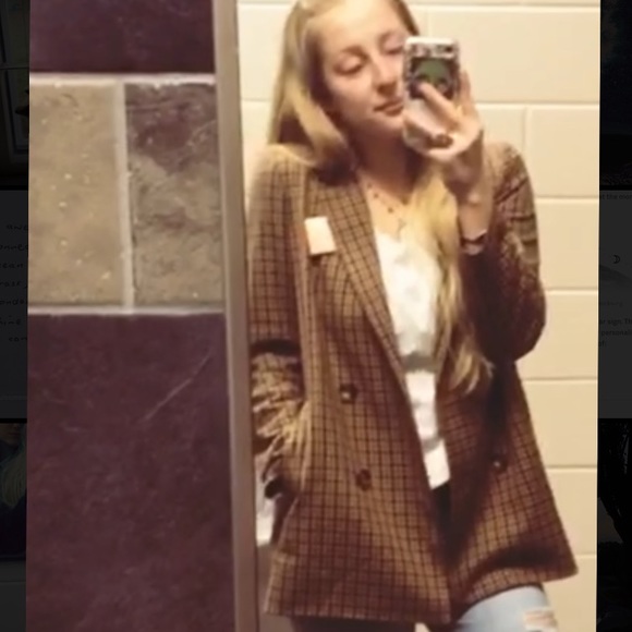 Meet your Posher, Mary O๐ฆ - Picture 3 of 8